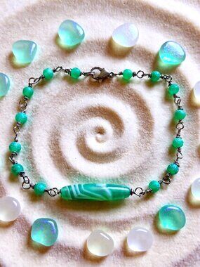 Vibrant Kelly Green Agate Bracelet ~ Dainty + Slim ~ Hand Crafted Rosary Style